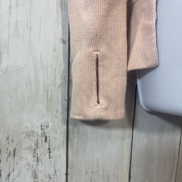 Athleta Coaster Luxe Crewneck Sweatshirt Pale Pink Extra Small - Picture 2 of 8